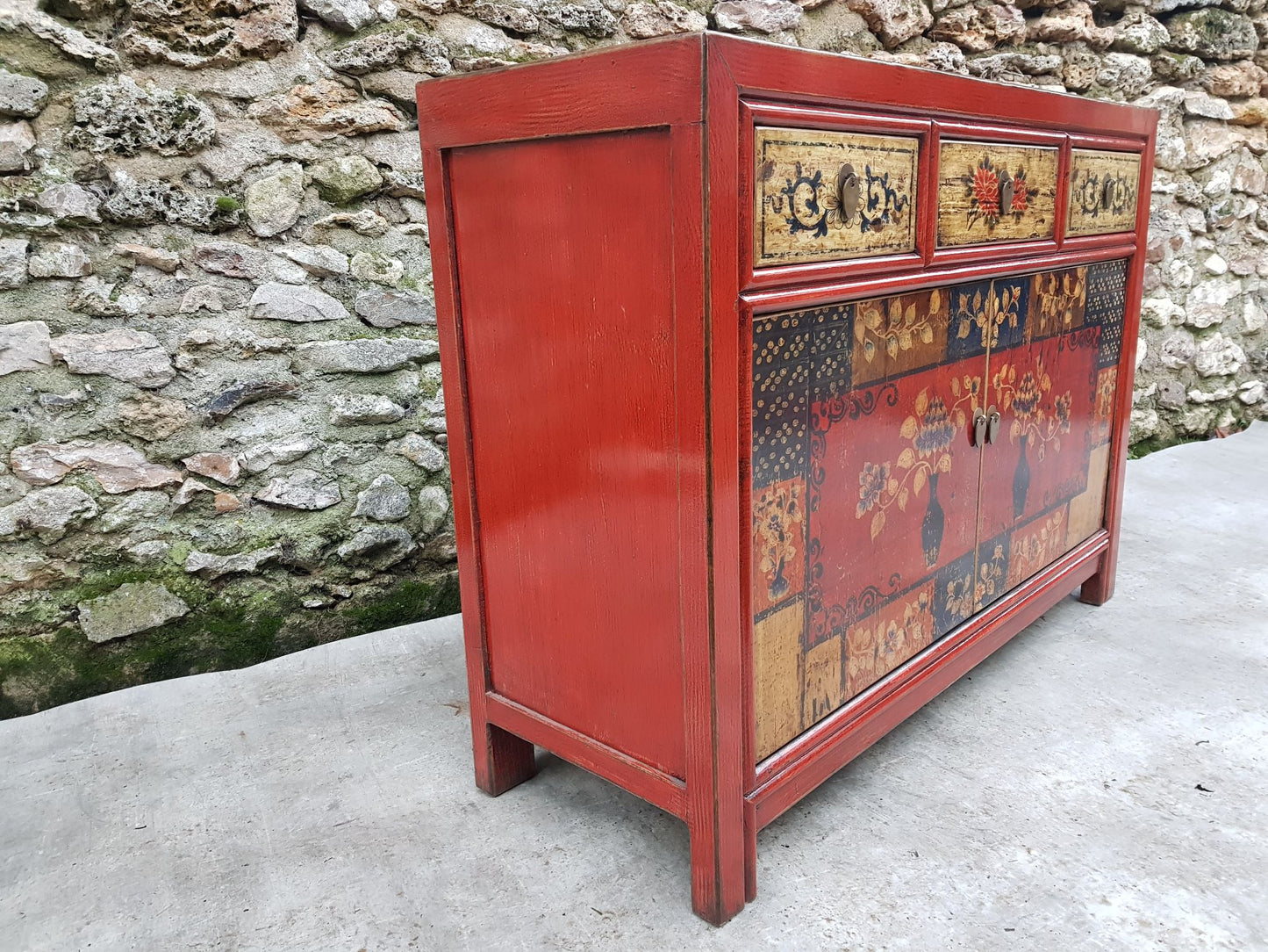 Moyen buffet 3 tiroirs 2 portes motif floral patchwork couleur rouge clair 4