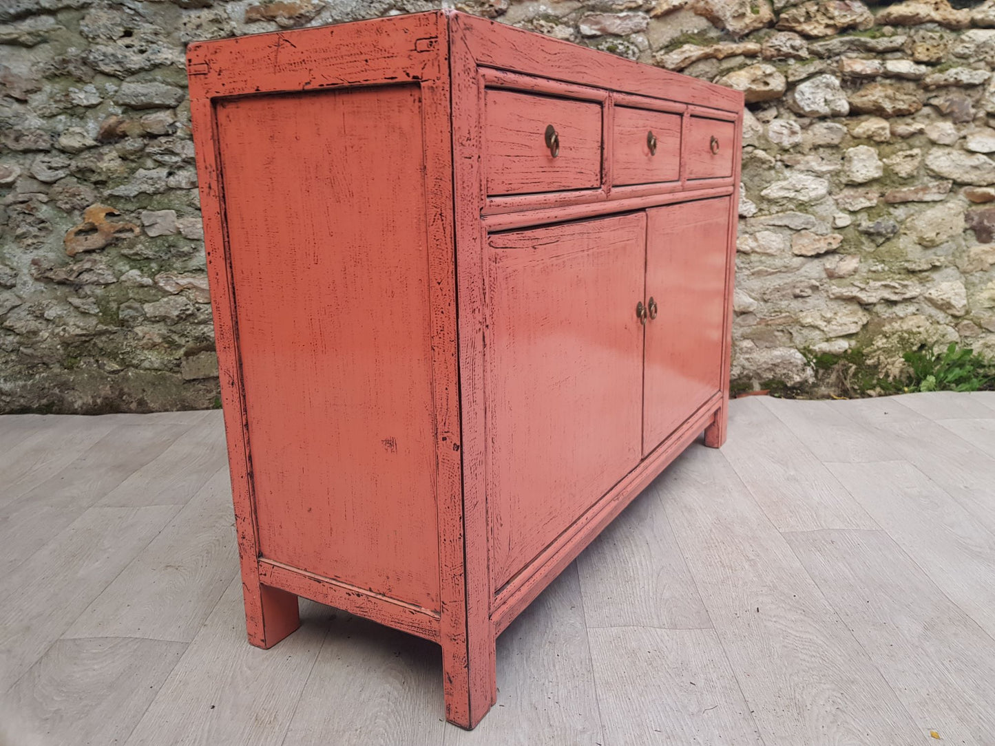 Buffet 3 tiroirs 2 portes rose clair laque cote droit