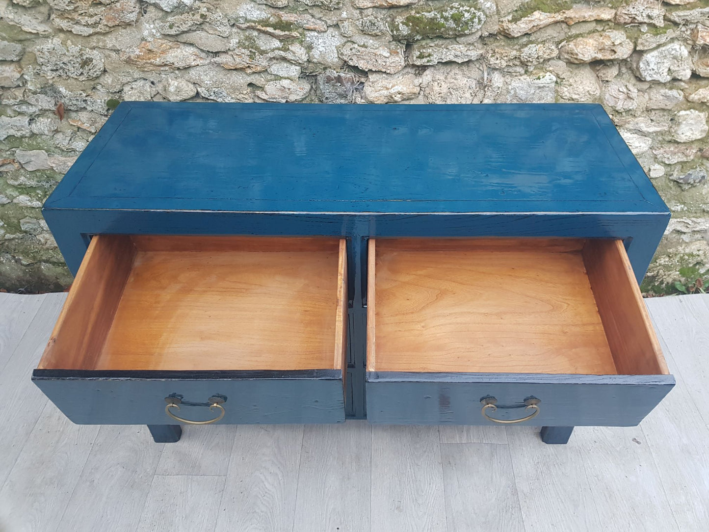 Commode 6 tiroirs laque bleue fonce tiroirs hauts ouverts