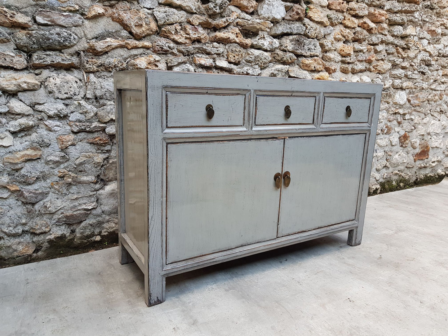meuble buffet moyen bahut commode 3 tiroirs 2 portes couleur gris blanc cassé 2