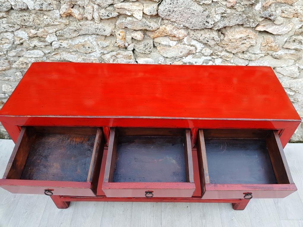 meuble 3 tiroirs 2 portes rouge clair tiroirs ouverts