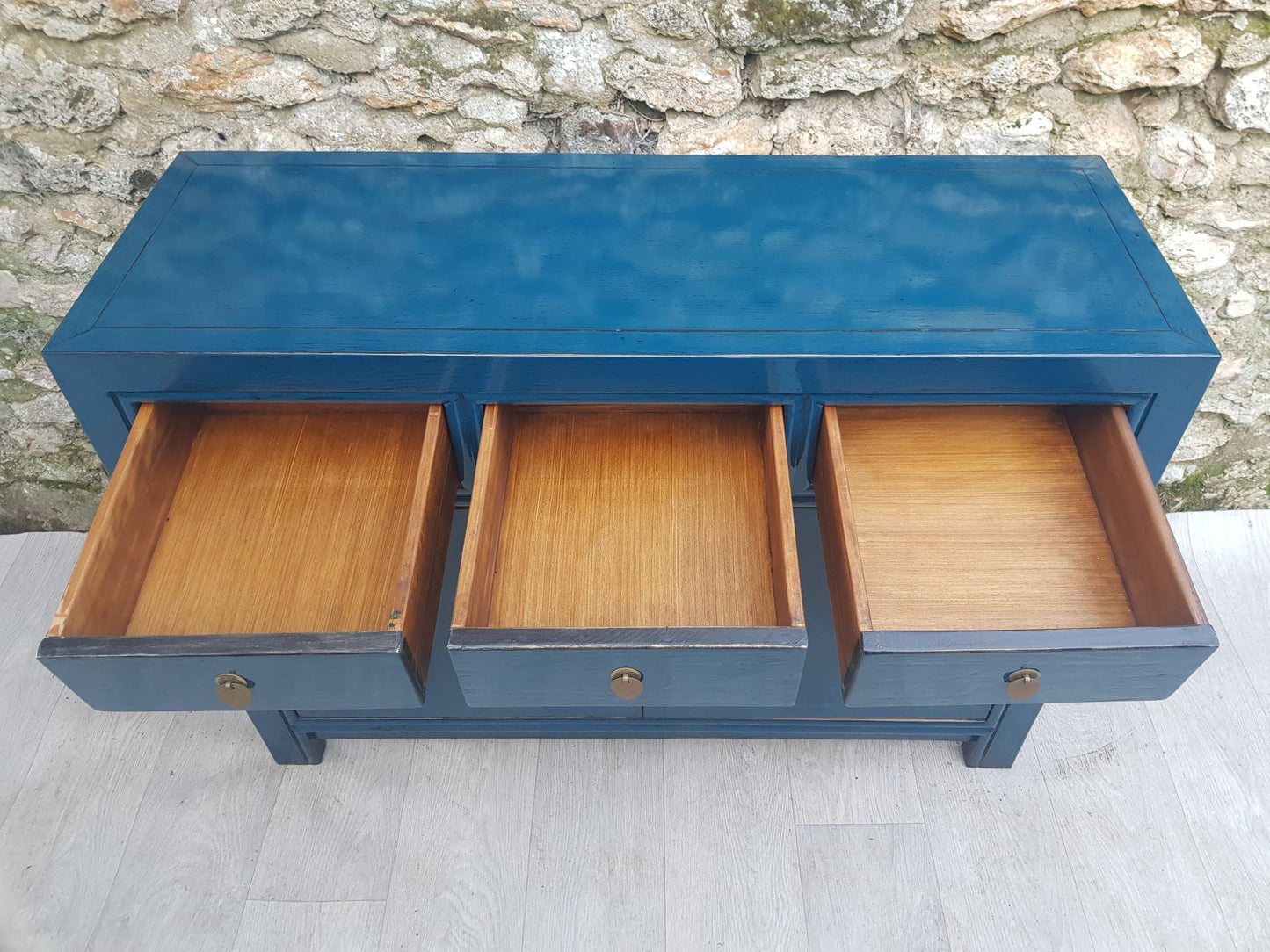 Buffet da soggiorno laccato blu anatra, 3 cassetti e 2 ante