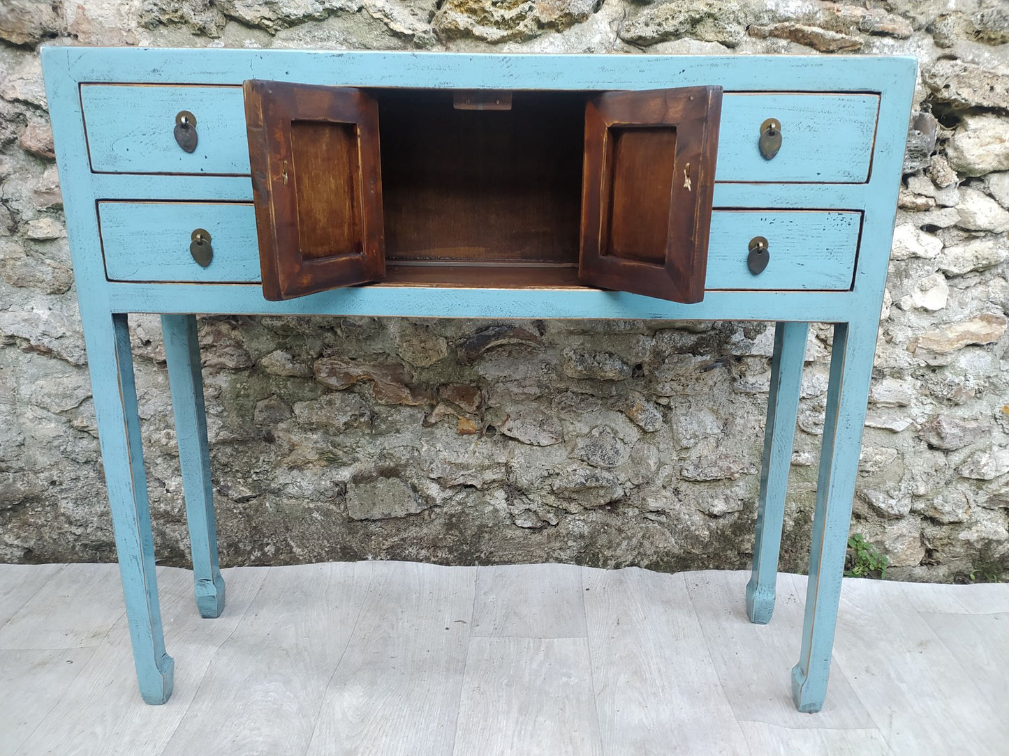 Console bleu pastel laquée 2 portes ouvertes