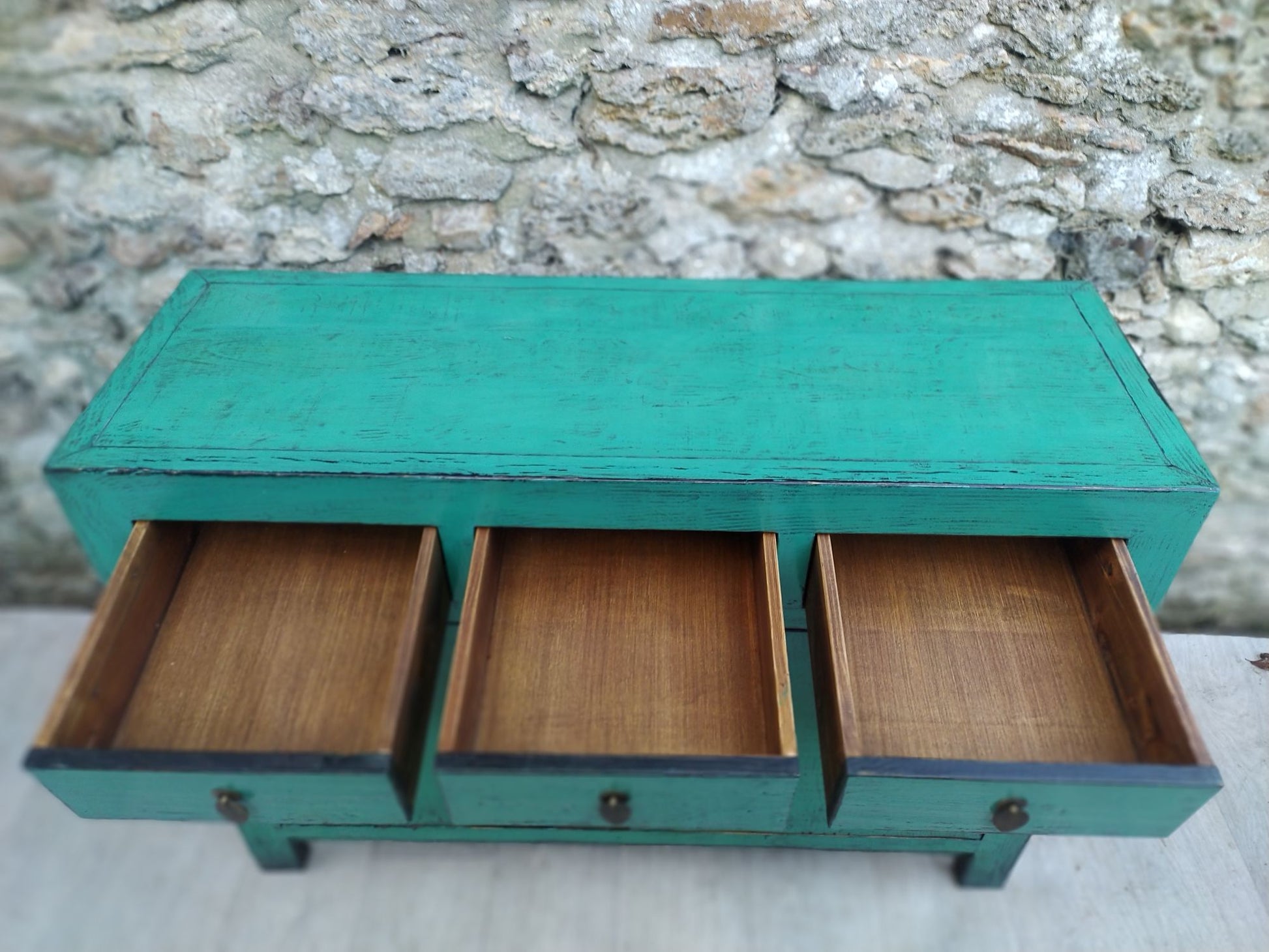 Moyen buffet bois ancien bleu vert turquoise 2 portes et 3 tiroirs ouverts