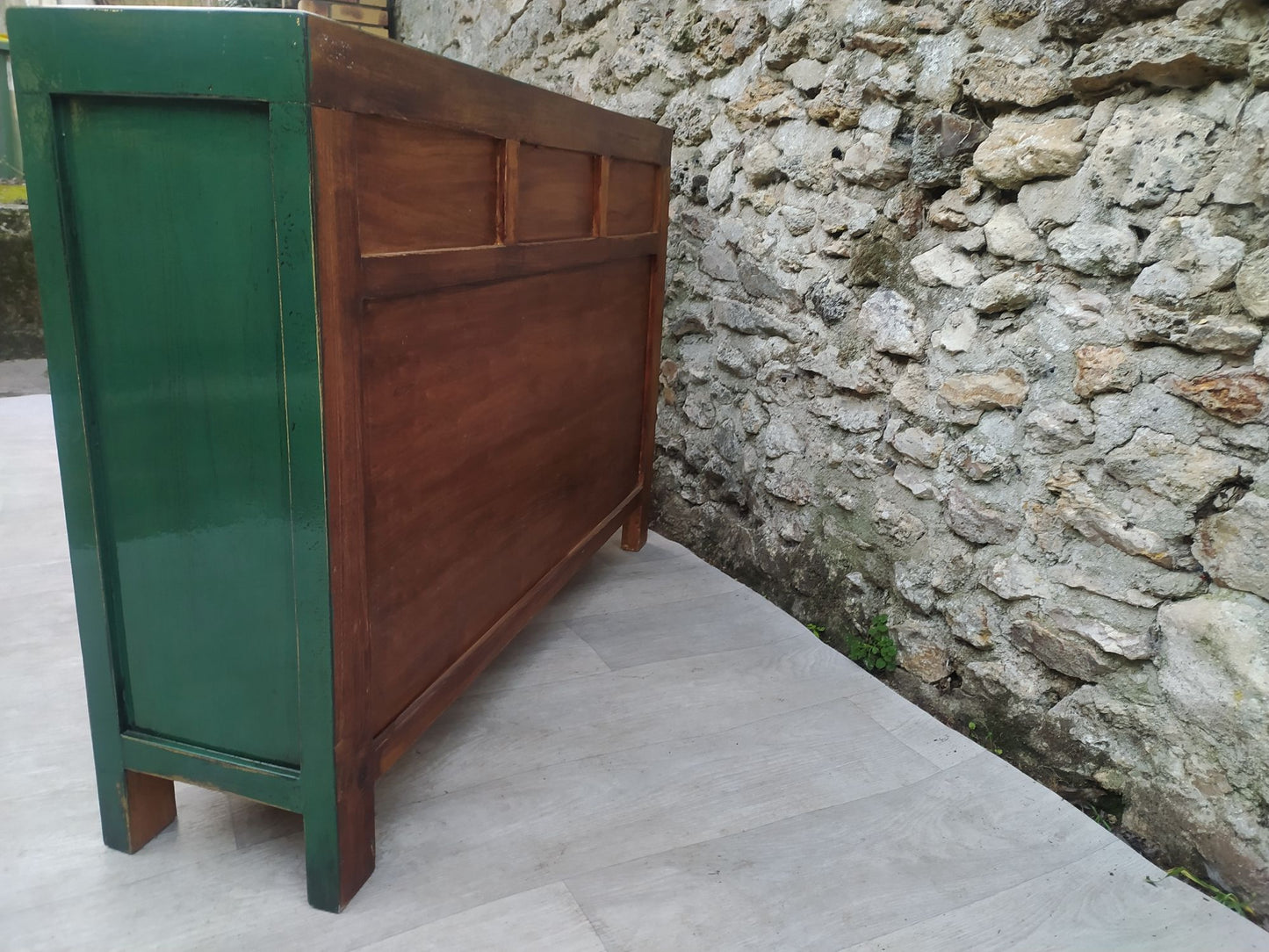 Moyen buffet vert émeraude laqué 3 tiroirs et 2 portes arrière