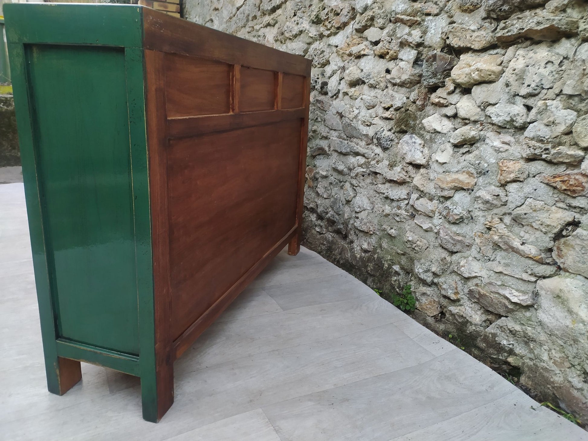 Moyen buffet vert émeraude laqué 3 tiroirs et 2 portes arrière