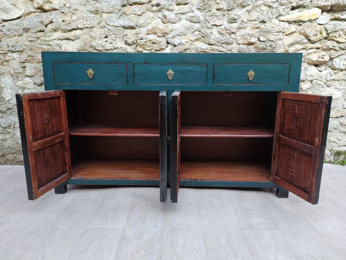 Grand buffet bleu vert laqué 3 tiroirs et 4 portes ouvertes