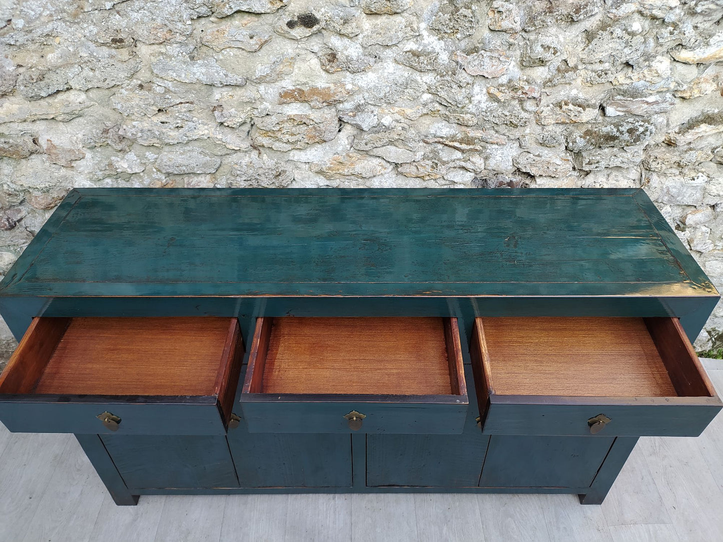 Grand buffet bleu vert laqué 4 portes et 3 tiroirs ouverts