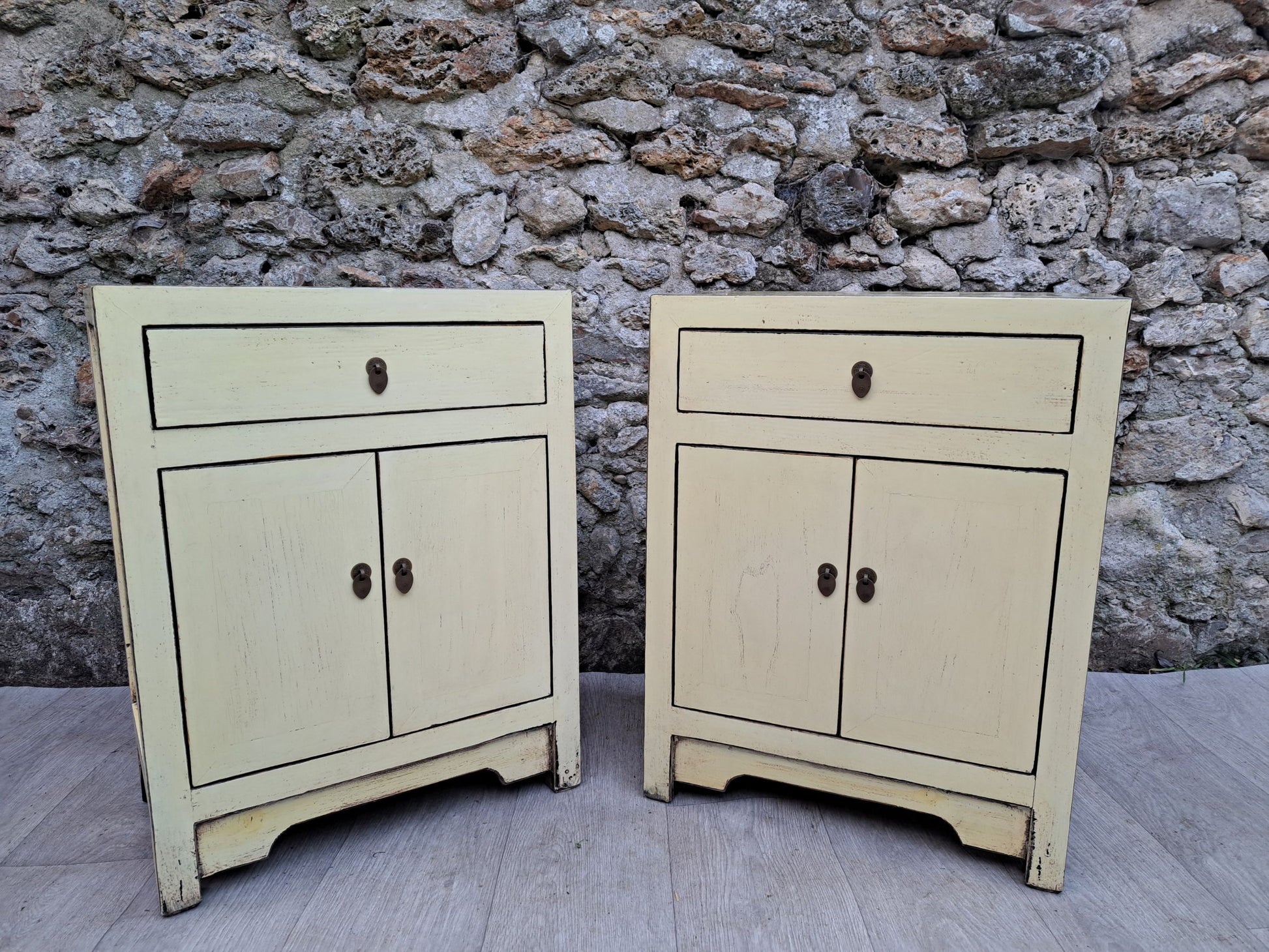 Petit meuble d'appoint blanc crème laqué face