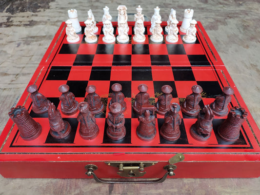 Jeu d'echecs avec pièces sur echiquier