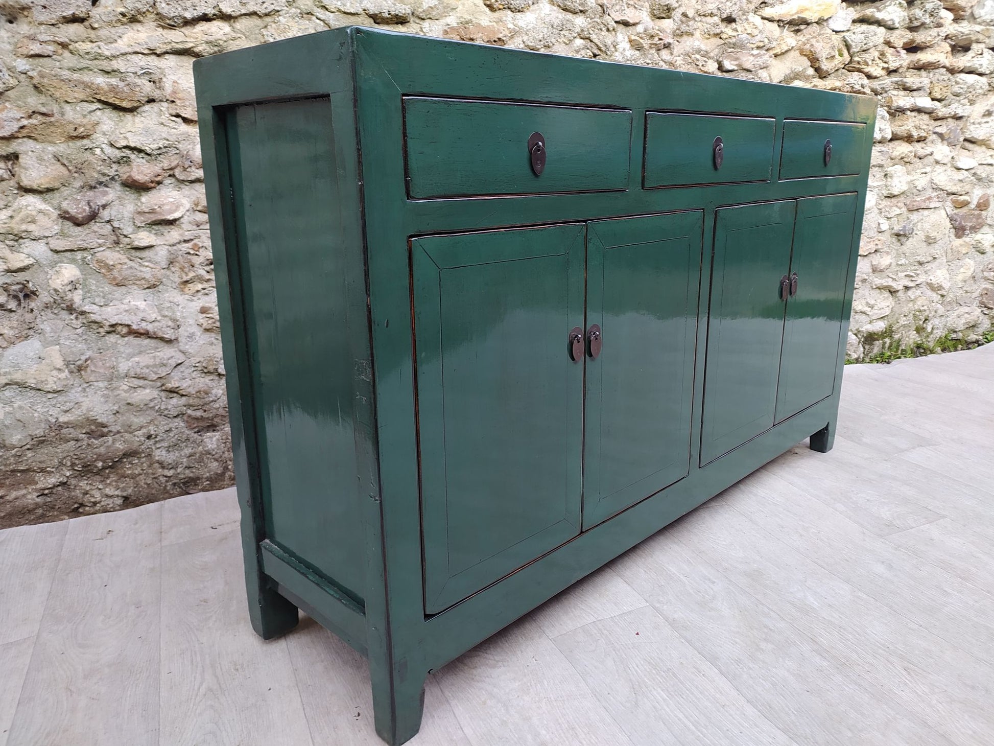 Grand buffet vert paon laqué 3 tiroirs et 4 portes gauche