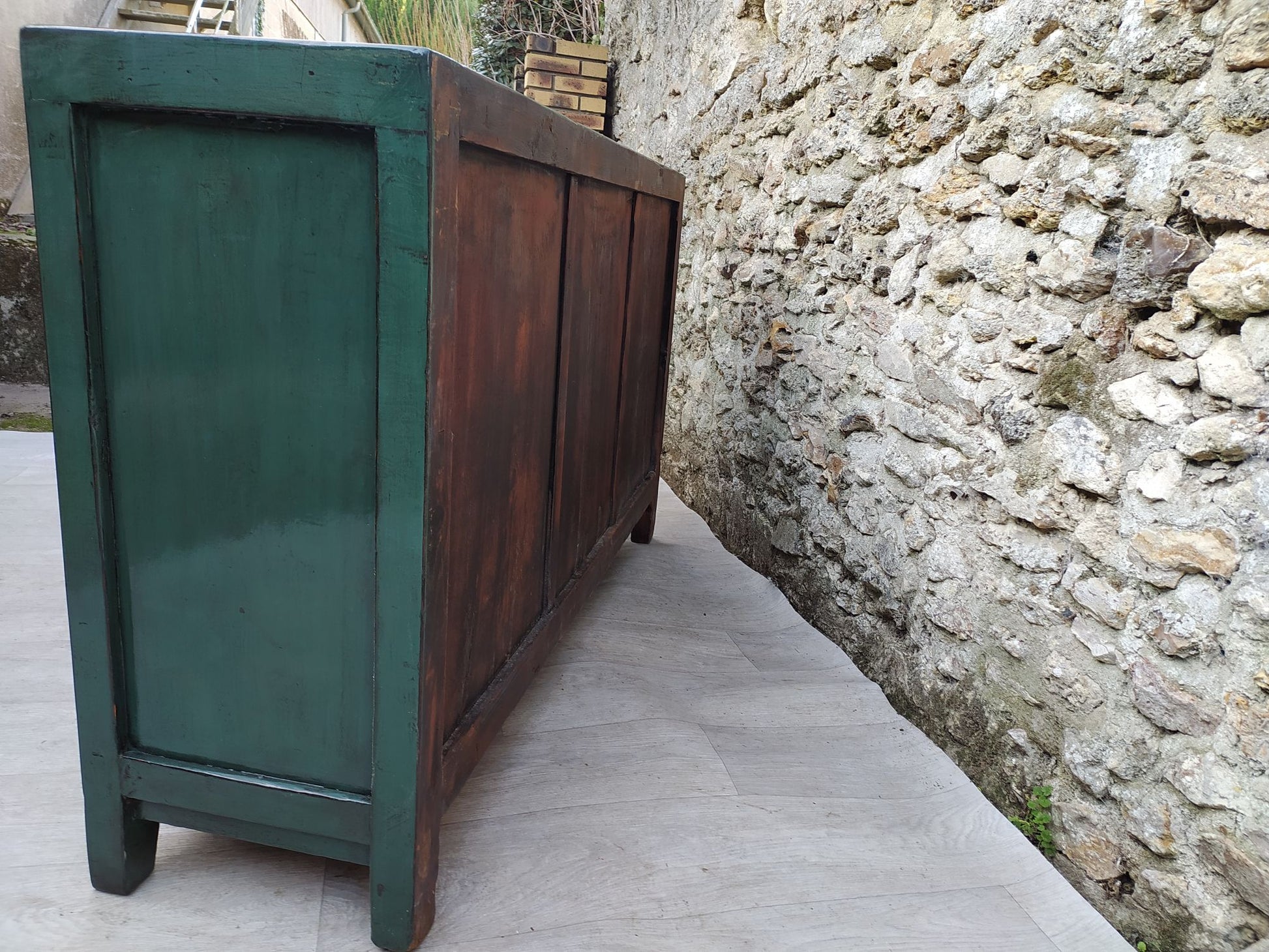 Grand buffet vert paon laqué 3 tiroirs et 4 portes arrière