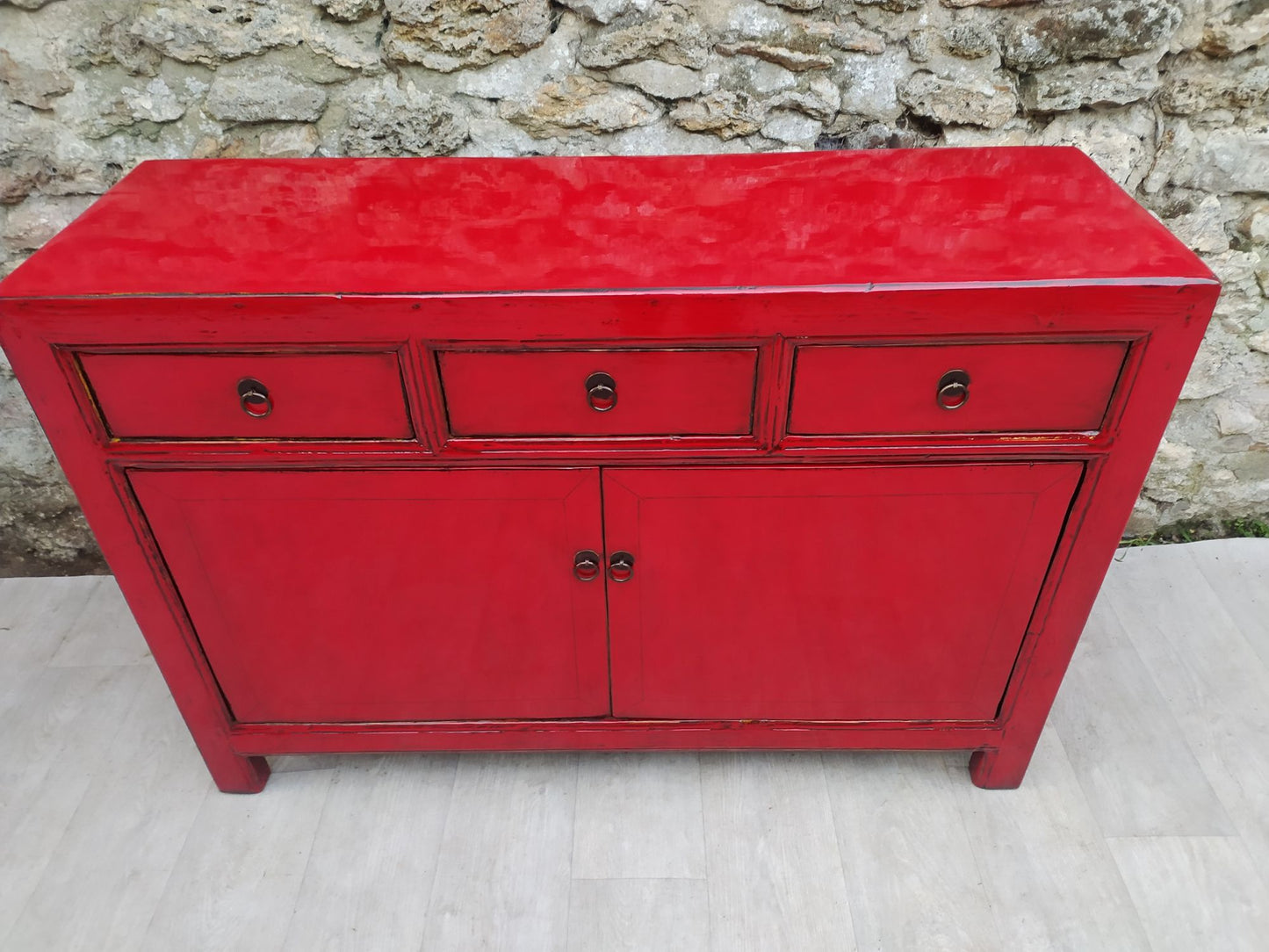 Grand buffet rouge grenat laqué 3 tiroirs et 2 portes dessus