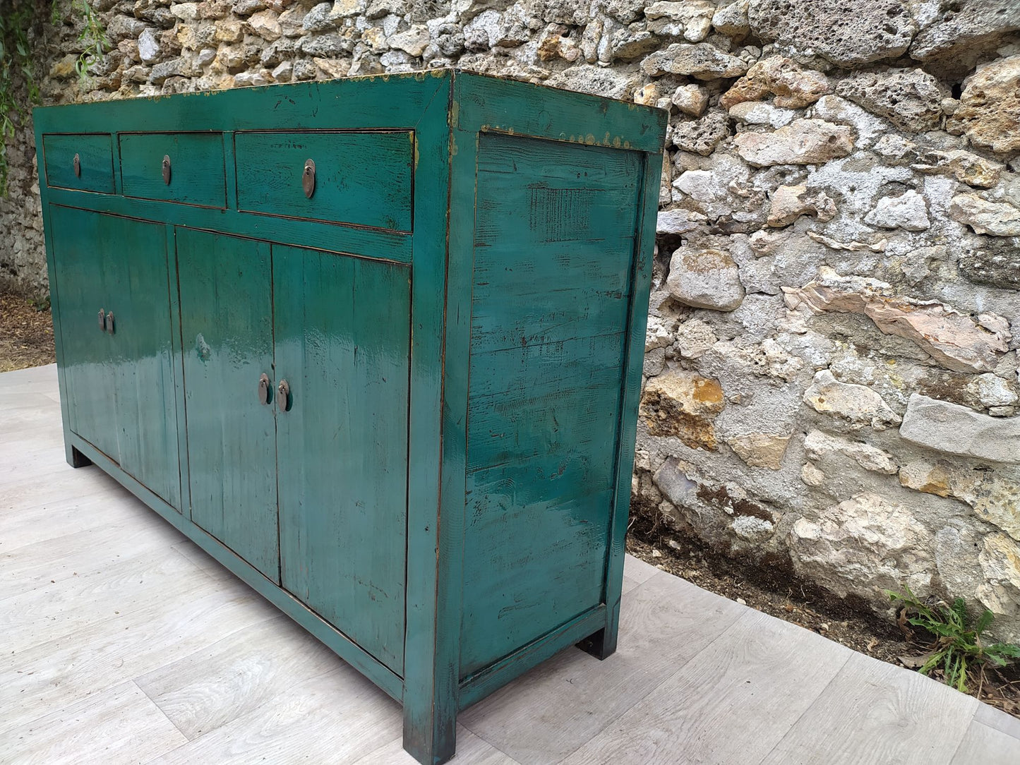 Grand buffet bleu-ver turquoise laqué 3 tiroirs et 4 portes, dessus orme brut laqué, vue de droite