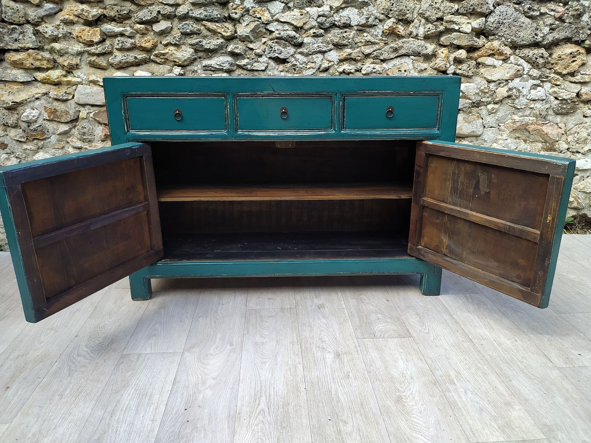 meuble orme massif bleu turquoise laqué portes ouvertes