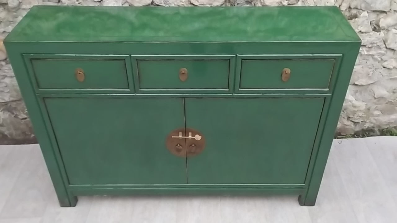 Moyen buffet vert émeraude laqué 3 tiroirs et 2 portes vidéo